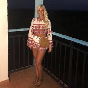 Meet your Posher, Carrie